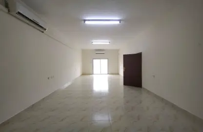 شقة - 2 غرف نوم - 2 حمامات للايجار في فريج بن محمود الشمالي - فريج بن محمود - الدوحة