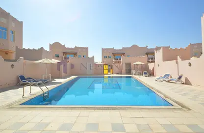 مجمع سكني - 4 غرف نوم - 5 حمامات للايجار في البوابة الغربية - بحيرة وست لاجون - الدوحة
