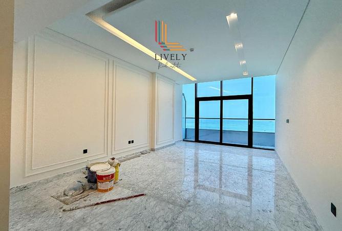 979911 - Property Image 2