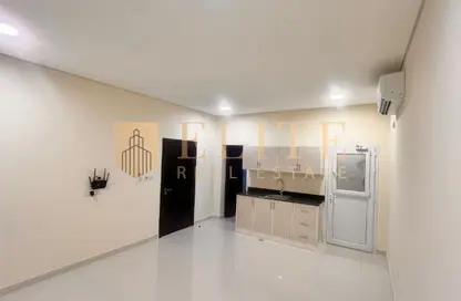 Apartment - Studio - 1 Bathroom for rent in Madinat Khalifa Building 58 - Madinat Khalifa South - Madinat Khalifa - Doha