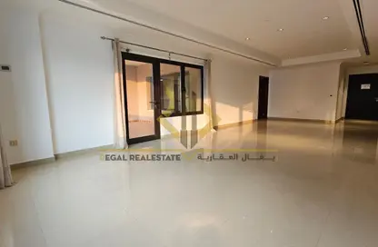 Apartment - 1 Bedroom - 2 Bathrooms for rent in East Porto Drive - Porto Arabia - The Pearl Island - Doha