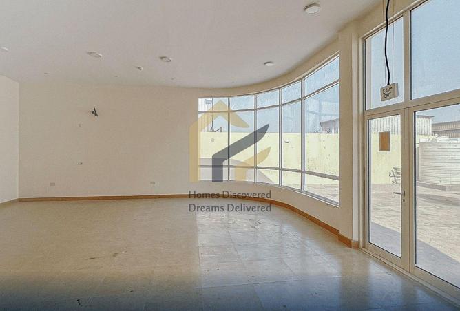 947008 - Property Image 3