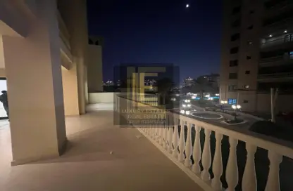 شقة - 2 غرف نوم - 3 حمامات للايجار في طريق بورتو الشرقي - بورتو أرابيا - جزيرة اللؤلؤة - الدوحة