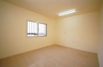 Apartment - 3 Bedrooms - 2 Bathrooms for rent in Bin Dirham 4 - Al Mansoura - Doha