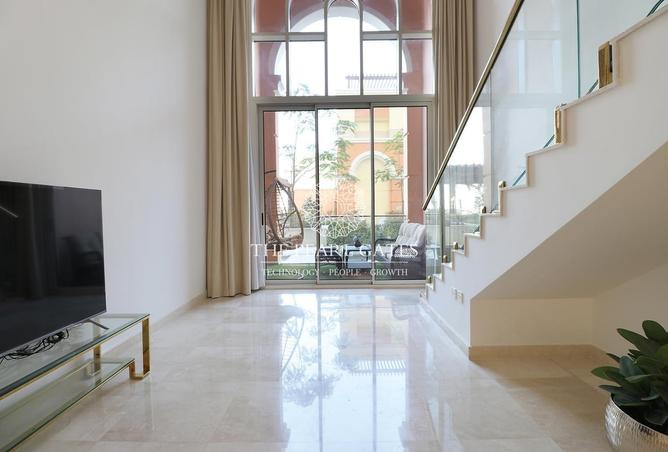 882333 - Property Image 2