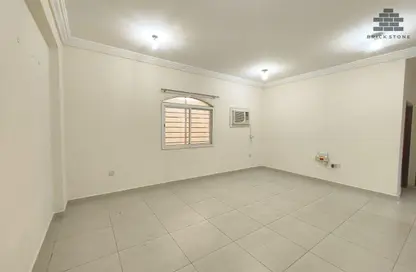 Apartment - 2 Bedrooms - 2 Bathrooms for rent in Muntazah 7 - Al Muntazah - Doha
