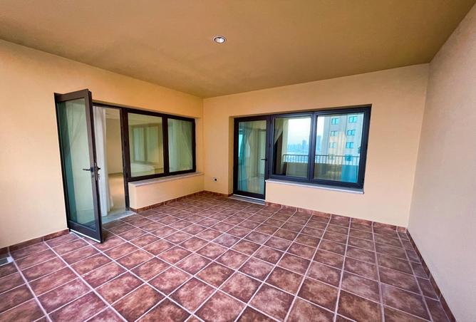 914011 - Property Image 2