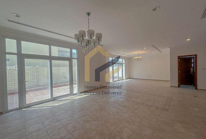 944788 - Property Image 2