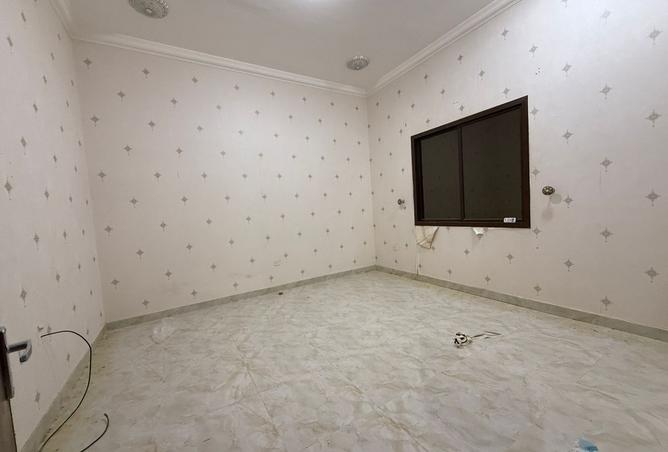 953778 - Property Image 2