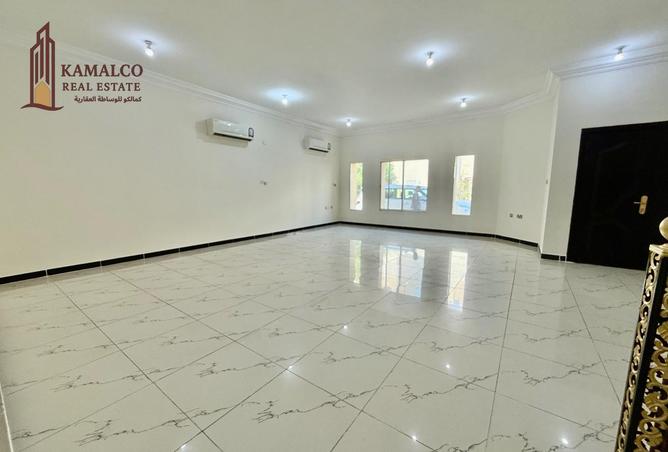 954739 - Property Image 3