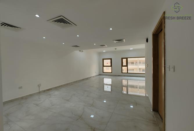 902808 - Property Image 3