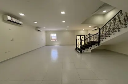 Villa - 5 Bedrooms - 6 Bathrooms for rent in Al Hadara Street - Al Thumama - Doha