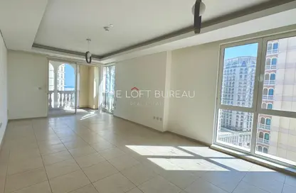 Apartment - 2 Bedrooms - 3 Bathrooms for rent in Viva West - Viva Bahriyah - The Pearl Island - Doha