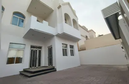 فيلا - 5 غرف نوم - 5 حمامات للايجار في شارع زكريت - الخريطيات - أم صلال محمد