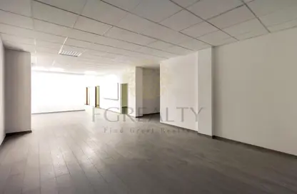 مساحات مكتبية - استوديو - 2 حمامات للايجار في طريق سلوى - العزيزية - الدوحة