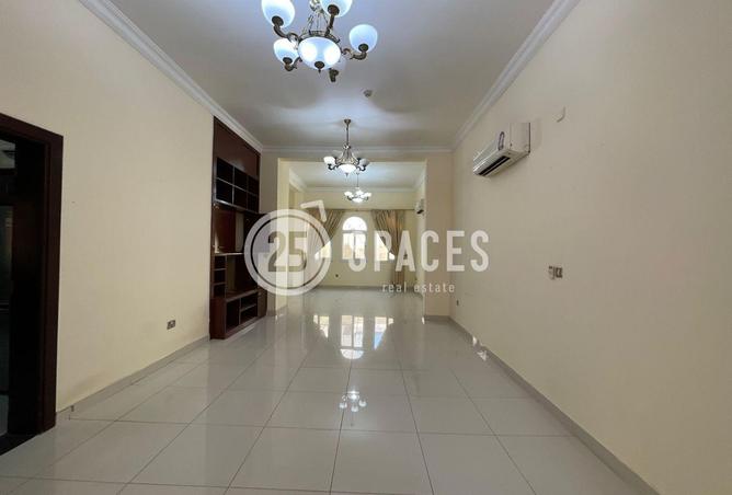 926420 - Property Image 2