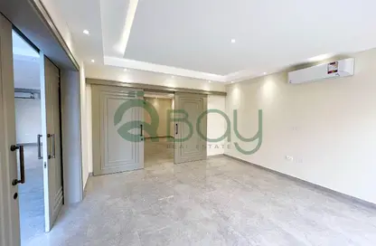 Villa - 7+ Bedrooms - 5 Bathrooms for rent in Izghawa - Izghawa - Doha