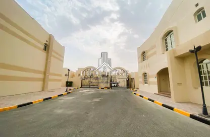 شقة - 5 غرف نوم - 4 حمامات للايجار في فلل عين خالد - عين خالد - الدوحة