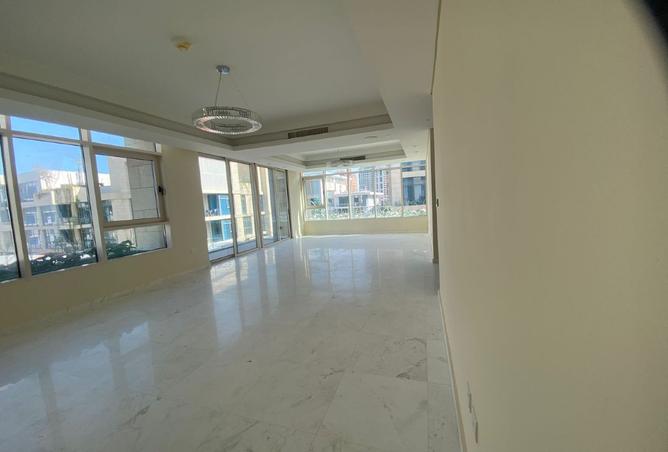 1010370 - Property Image 3