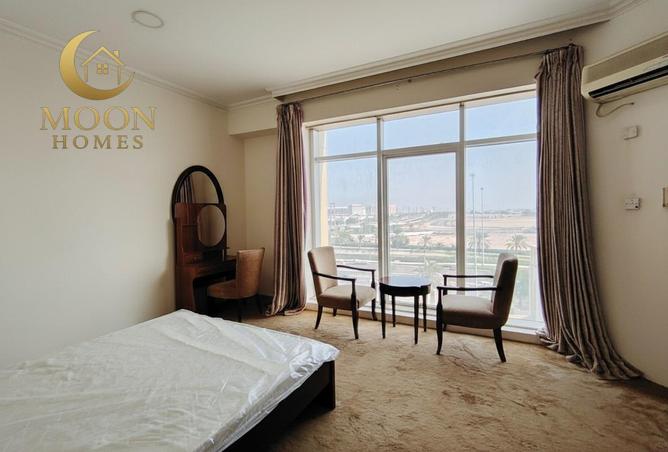 998419 - Property Image 2