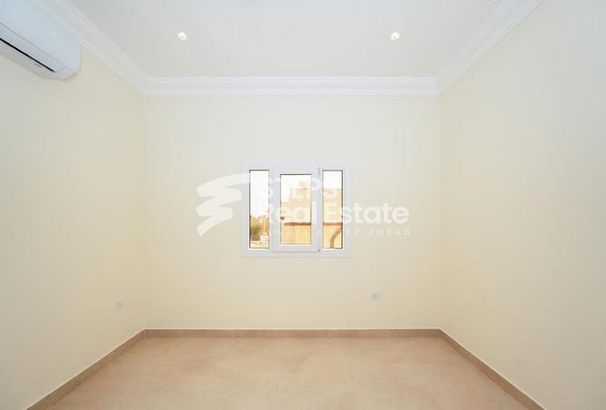 953676 - Property Image 2