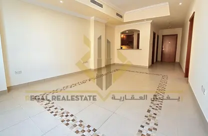 Apartment - 1 Bedroom - 2 Bathrooms for rent in West Porto Drive - Porto Arabia - The Pearl Island - Doha