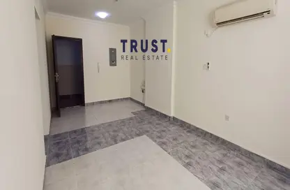 Apartment - 2 Bedrooms - 2 Bathrooms for rent in Al Sadd Road - Al Sadd - Doha