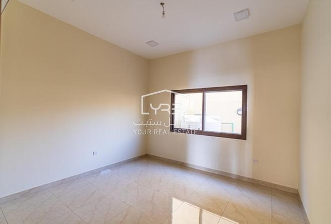 939677 - Property Image 3