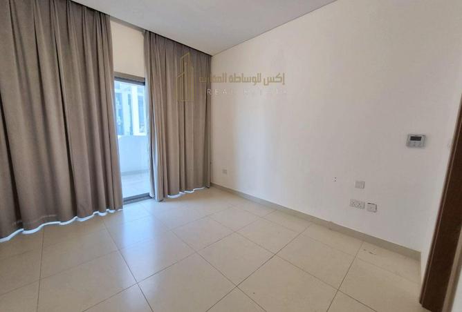 985897 - Property Image 2