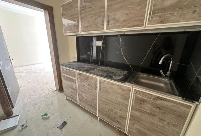 988511 - Property Image 3