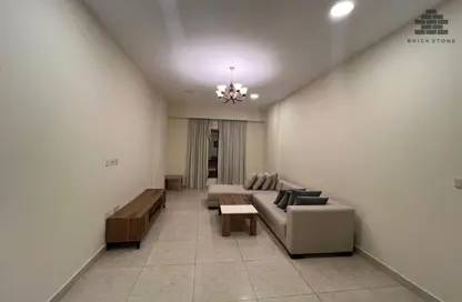 شقة - 2 غرف نوم - 3 حمامات للايجار في منتزه 70 - المنتزه - الدوحة