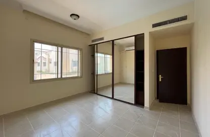 مجمع سكني - 3 غرف نوم - 4 حمامات للايجار في شارع ام السنيم - عين خالد - الدوحة