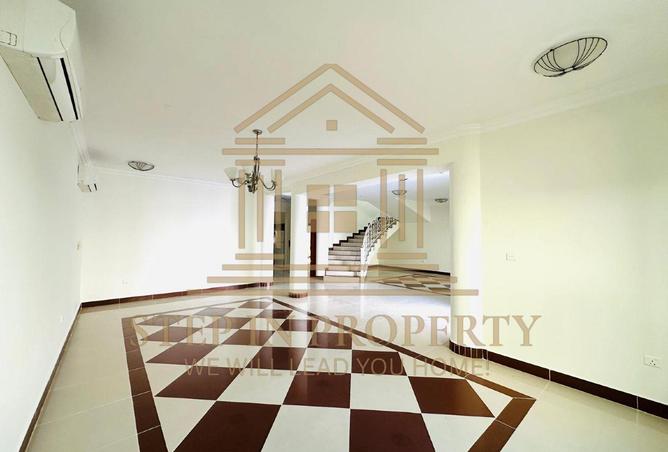 956972 - Property Image 2