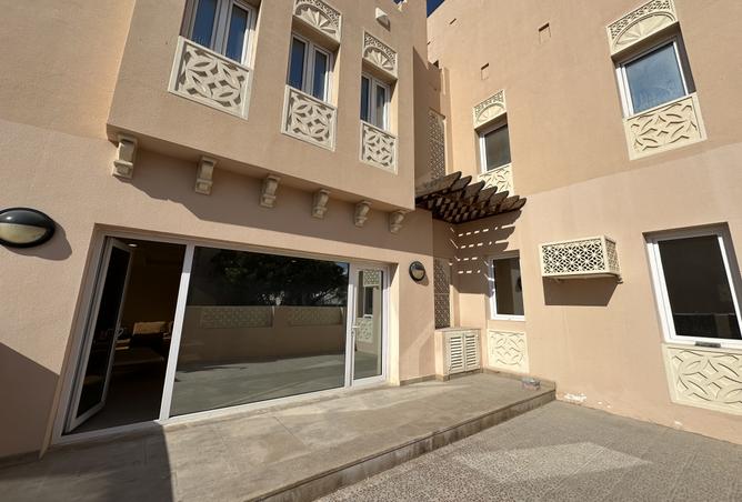 1008700 - Property Image 2