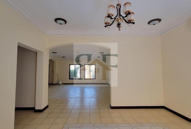 981876 - Property Image 2