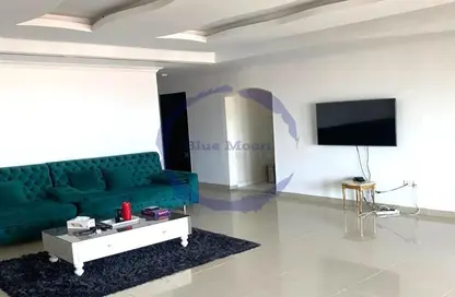 Living Room image for: Apartment - 3 Bedrooms - 4 Bathrooms for rent in West Porto Drive - Porto Arabia - The Pearl Island - Doha, Image 1