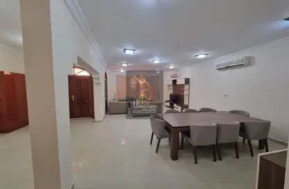 مجمع سكني - 4 غرف نوم - 4 حمامات للايجار في سوق الغرافة - الغرافة - الدوحة