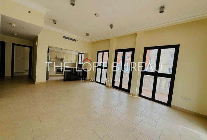 999385 - Property Image 2