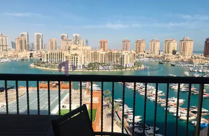شقة - 2 غرف نوم - 3 حمامات للايجار في طريق بورتو الشرقي - بورتو أرابيا - جزيرة اللؤلؤة - الدوحة