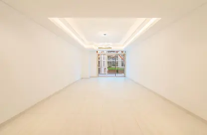 Apartment - 2 Bedrooms - 3 Bathrooms for rent in Gewan Island - The Pearl Island - Doha