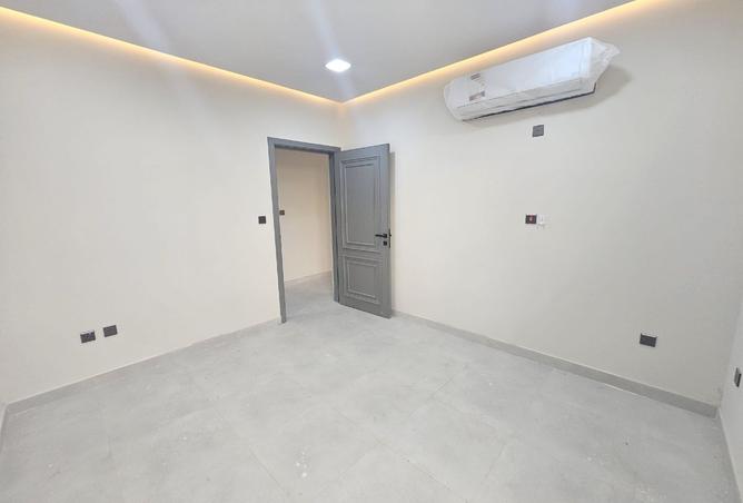 995370 - Property Image 2