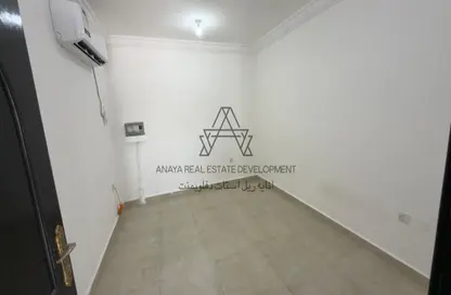 Villa - Studio - 1 Bathroom for rent in Ain Khaled - Doha