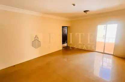Apartment - 3 Bedrooms - 2 Bathrooms for rent in Al Nasr Street - Al Nasr - Doha
