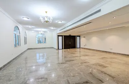 فيلا - 5 غرف نوم - 5 حمامات للايجار في شارع النعيجة - النعيجة - الدوحة