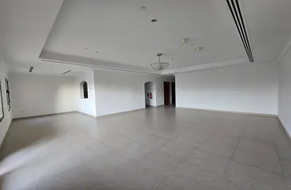 Apartment - 2 Bedrooms - 3 Bathrooms for rent in West Porto Drive - Porto Arabia - The Pearl Island - Doha