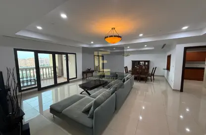 Apartment - 2 Bedrooms - 3 Bathrooms for rent in Tower 16 - Porto Arabia - The Pearl Island - Doha