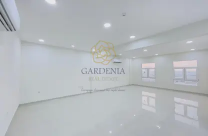 شقة - 3 غرف نوم - 3 حمامات للايجار في شارع الوعب - الوعب - الدوحة شقة - 3 غرف نوم - 3 حمامات للايجار في شارع الوعب - الوعب - الدوحة