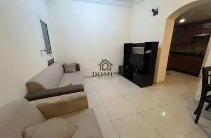 Apartment - 2 Bedrooms - 1 Bathroom for rent in Thabit Bin Zaid Street - Al Mansoura - Doha