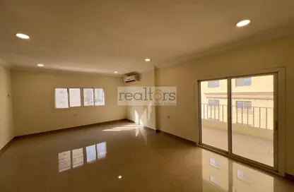 Empty Room image for: Apartment - 2 Bedrooms - 2 Bathrooms for rent in Al Sadd Road - Al Sadd - Doha, Image 1