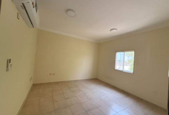 930037 - Property Image 2